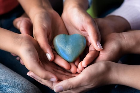 BW_BWF_Hands_Heart_Blue_Stone_2