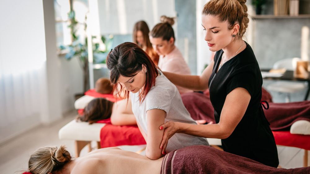Qualifications to become a massage therapist in California 